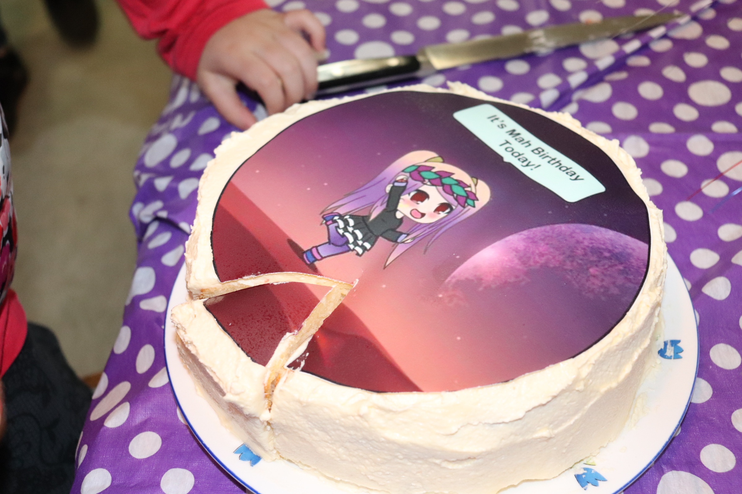 EMMAS CAKE WITH SLICE