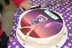 EMMAS CAKE WITH SLICE
